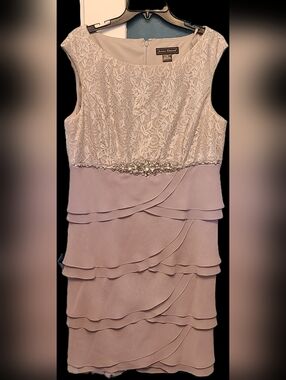 Jessica Howard Silver Lace & Ruffled Peplum Dress Top size 16